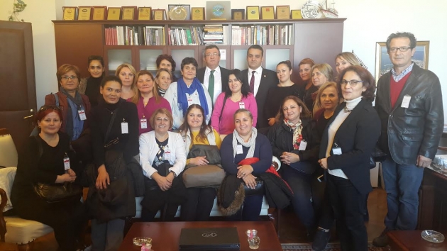 CHP'Lİ SİNOP KADINLARI MECLİS ÖNÜNDEKİ EYLEME DESTEK VERDİ