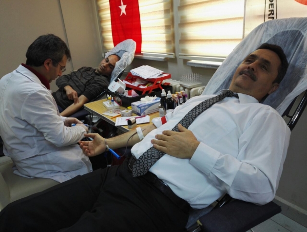 Kan Bağışı İçin Müdürlüğü Bir Anda Revire Çevirdiler!