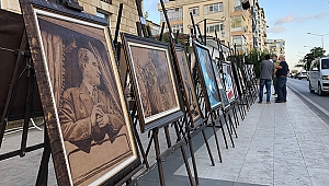 Atamız için karma sergi açıldı