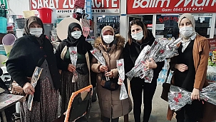 AK KADINLARDAN KARANFİL TAKDİMİ