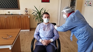 İLK AŞI İL MÜDÜRÜ YILDIZ'A VURULDU!