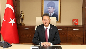 VALİ KARAÖMEROĞLU'NDAN ANNELER GÜNÜ MESAJI!