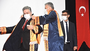 Sinop'ta akademik yükselme ve biniş giydirme töreni
