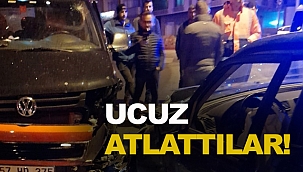 Türkeli'de minibüs ile otomobil çarpıştı