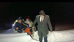 Yoğun kar yağışı nedeniyle köyde mahsur kalan vatandaşlar kurtarıldı