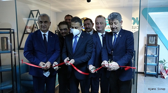 Fikirlerin uygulamaya döküleceği alan Dijital Dönüşüm Merkezi açıldı