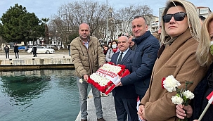 Sinop'ta mübadelenin 99. yıl dönümü nedeniyle denize çelenk bırakıldı