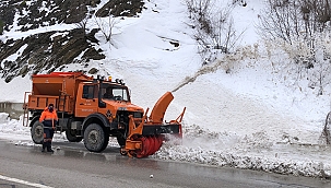 Sinop'un yüksek kesimlerinde kar küreme çalışmaları