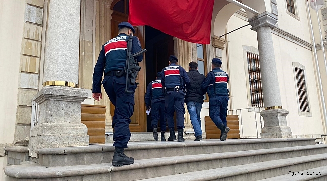 Aranan şahıs, Sinop’a adım attığında jandarma ekiplerince yakaladı