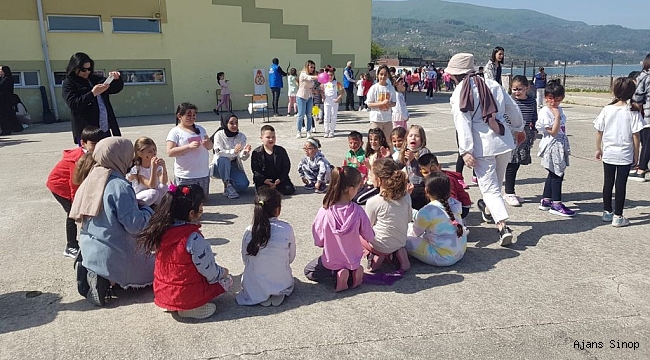 YENİ NESİL, GELENEKSEL ÇOCUK OYUNLARINI ÖĞRENİYOR