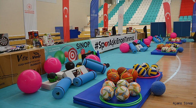 Sinop'ta özel eğitim okullarına spor malzemesi verildi
