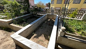 Sinop'taki mezarlık ilgili bekliyor
