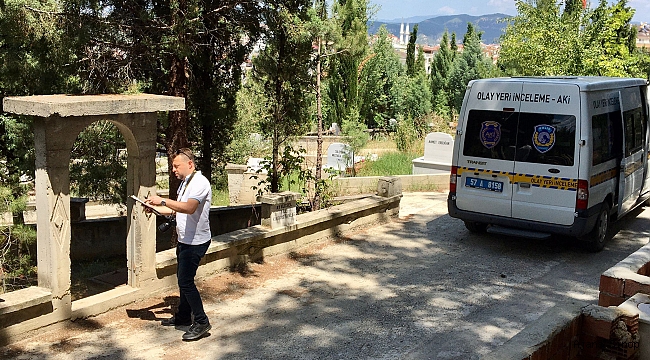 Pes dedirten hırsızlık! Mezarlıktan…