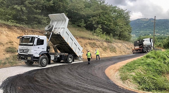 Sinop'ta köy yollarına mıcır asfalt