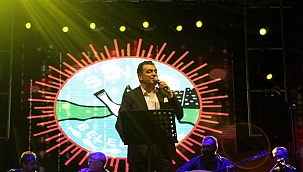 Ardahan Belediye Başkanı Sinop'ta konser verdi