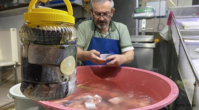 Tuzda pişen balık 'lakerda'