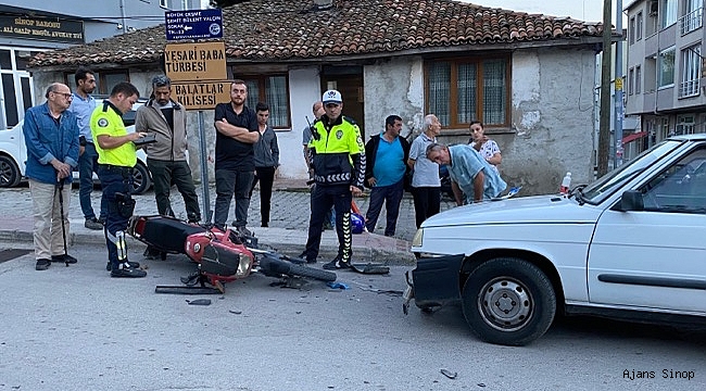 Sinop'ta otomobille çarpışan motosiklet sürücüsü yaralandı