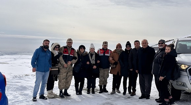 Nemrut Dağı'nda mahsur kalan Sinoplu turistler kurtarıldı