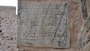 Tavlanın antik çağlardaki dedesi oyunun taş oyması Sinop surlarında gün yüzüne çıktı