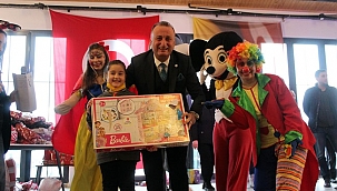 Sinop'ta çocuklar hayallerindeki hediyelere kavuştu