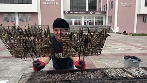 Sinop'ta Geleneksel Hamsi Şenliği renkli anlara sahne oldu