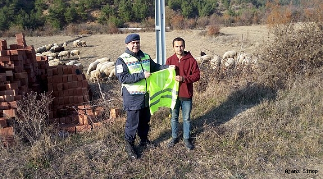 Sinop'ta "Reflektif Yelek Giy Görünür Ol Projesi"