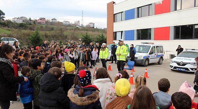 Sinop'ta çocuklara polislik mesleği tanıtılıyor