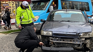  Sinop'ta otomobille çarpışan motosiklet sürücüsü yaralandı