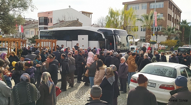  Gerze'de 42 kişilik umre kafilesi dualarla uğurlandı