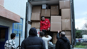 Sinop'tan depremzedelere 43 araç dolusu yardım