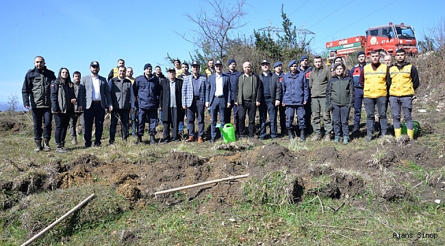 Deprem şehitleri anısına 200 fidan toprakla buluştu