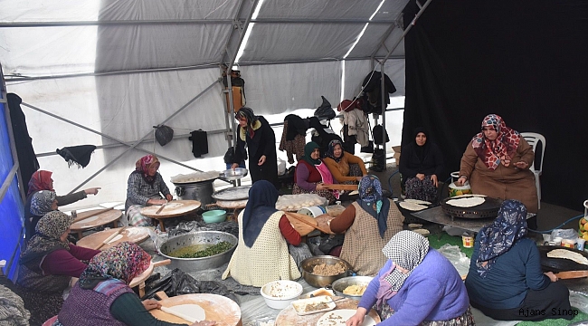 Kadınlardan depremzedeler için hayır panayırı