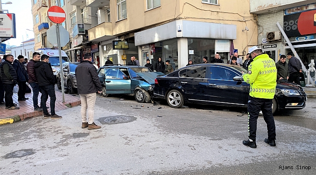 Sinop'ta 4 aracın karıştığı kazada 1 yaralı