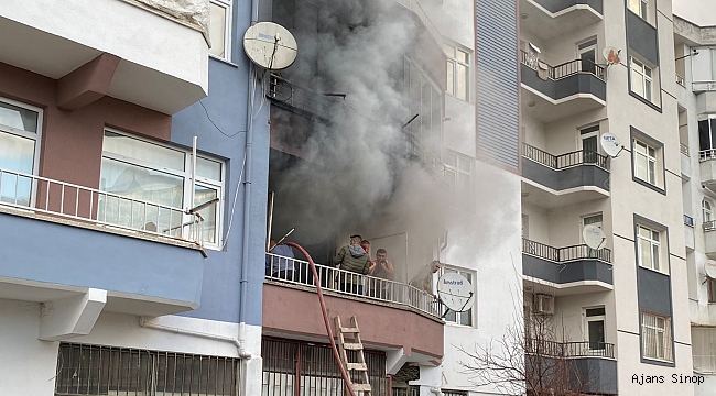 Sinop'ta apartman dairesinde yangın: 1 kişi dumandan etkilendi