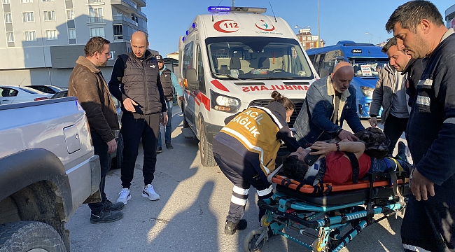 Sinop'ta pikap ile çarpışan motosiklet sürücüsü yaralandı