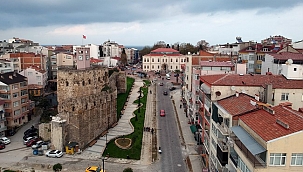 Sinop Saat Kulesi'ne komşu binalar tek renk olacak