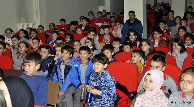 Sinop'ta köylerde yaşayan 5 bin çocuk tiyatroyla buluştu