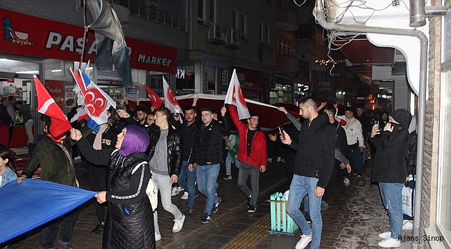 Türkelililer, Erdoğan'ın zaferini kutladı