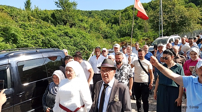 48 yıl önce yapamadıkları düğünü 72 yaşında yaptılar