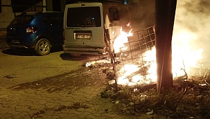 Türkeli'de araç yangını