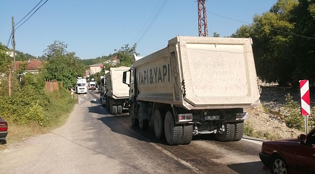 Seyir halindeki tır alev aldı