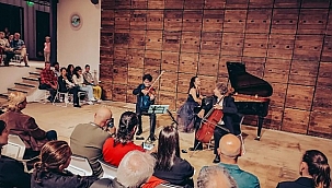 SEYİRCİ İLE BULUŞTU