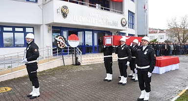 Sinop'ta Kalp Krizi Geçiren Polis Memuru Gözyaşlarıyla Memleketine Uğurlandı