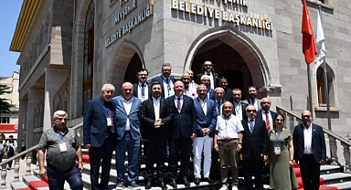 TGK HEYETİNDEN BAŞKAN ARI'YA ZİYARET!