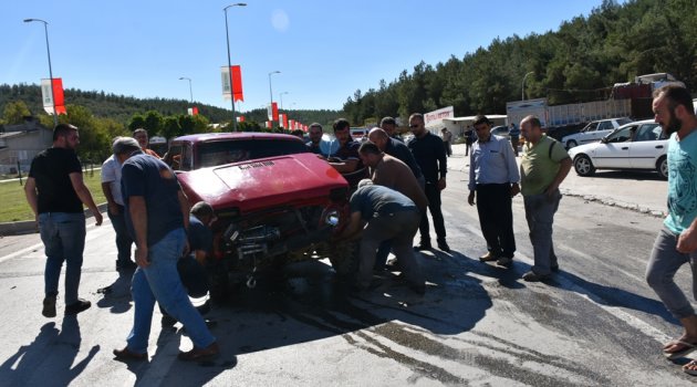  Boyabat'ta trafik kazası: 2 yaralı