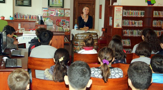 Kayhan çocuklara 'Kitap Okumanın Hayatı Nasıl Değiştireceğini' anlattı