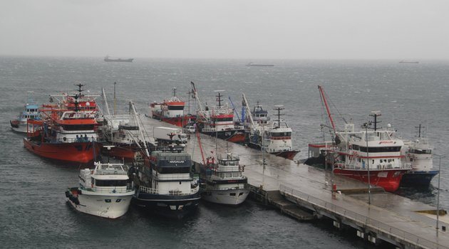 Sinop'ta balıkçılara şiddetli rüzgar engeli