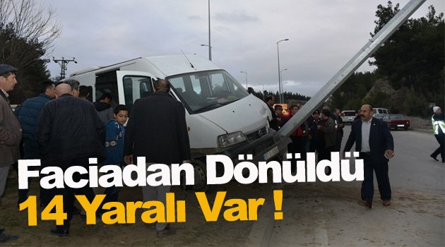 Sinop'ta iki servis minibüsü çarpıştı: 14 yaralı