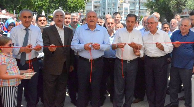 Sinop'ta öğrenciler yararına kermes açıldı
