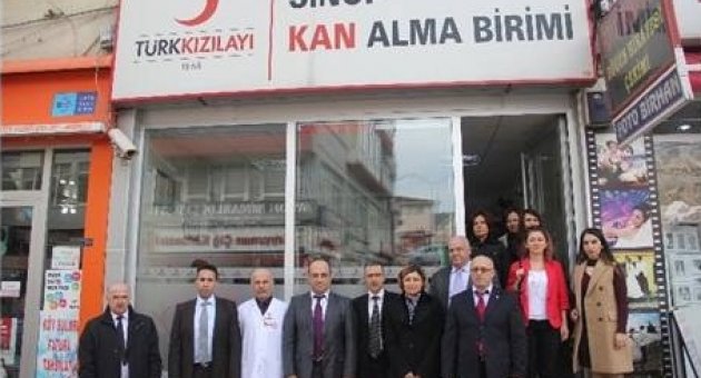 Sinop'ta Sağlıkçılar Toplu Olarak Kan Bağışında Bulundu